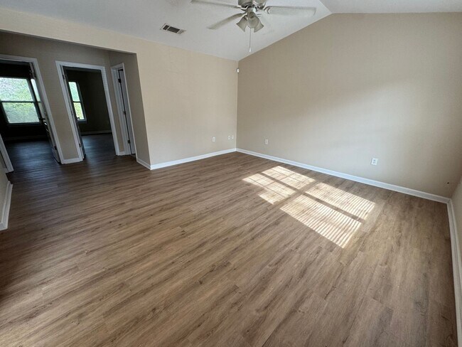 Photo - 17/19 Brookstone Drive Unit 17