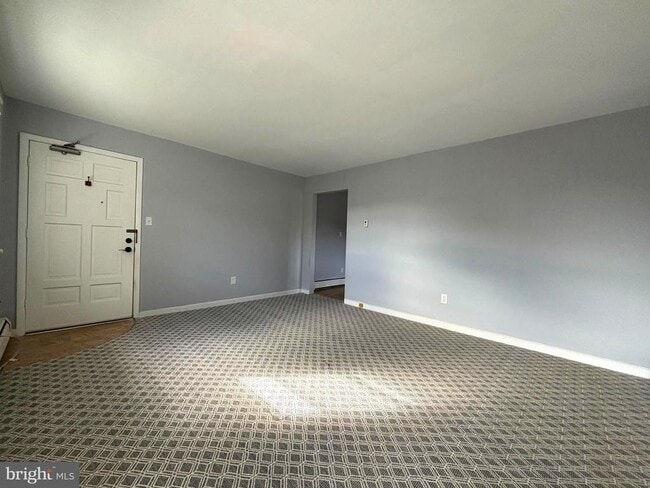 Photo - 43 S Main St