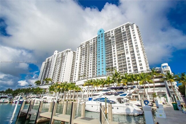Building Photo - 1800 Sunset Harbour Dr Unit 815 Rental