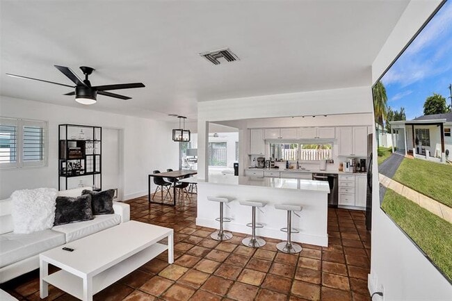 Photo - 2136 NE 3rd Way