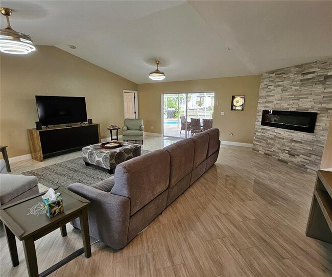 Photo - 136 SE 5th St