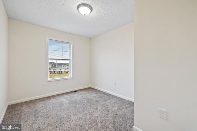 Photo - 338 Cadbury Dr