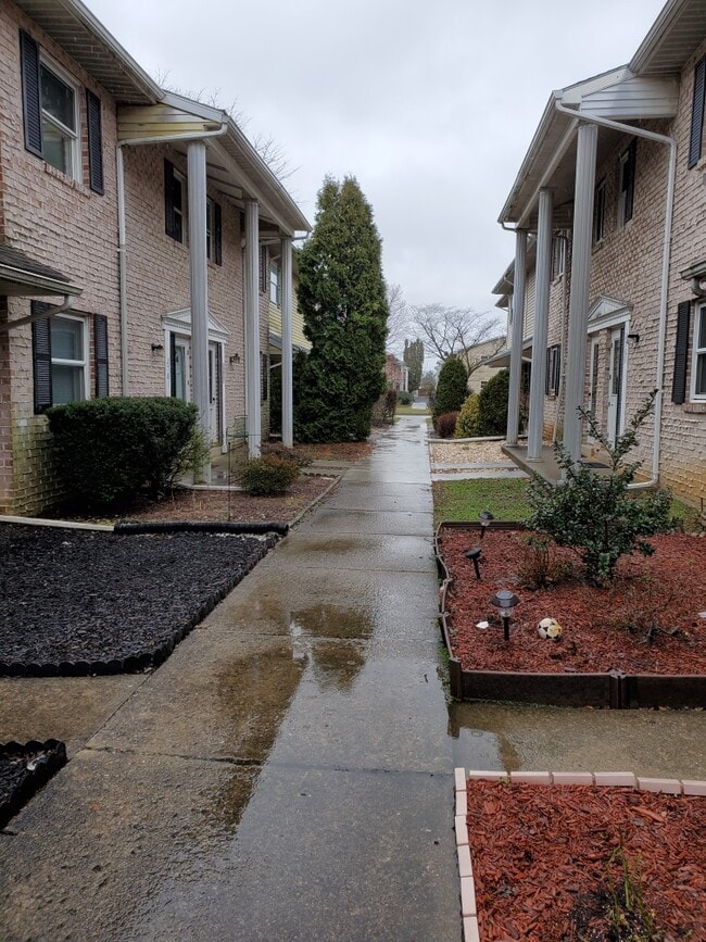 Photo - 2773 Joanne Marie Way