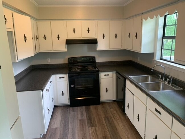 Photo - Renovated 3 Bedroom 2 Bath Home for Rent!!