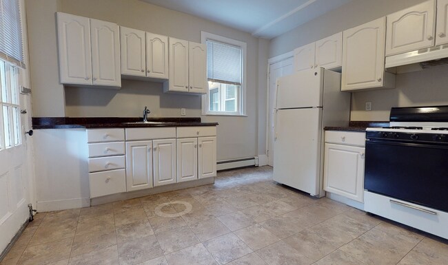 67 Dana St Unit 2