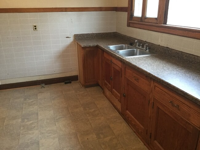 Building Photo - 4311 N 26th St Unit Lower