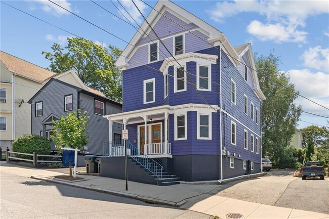 Building Photo - 39 Evergreen St Unit 2 Rental