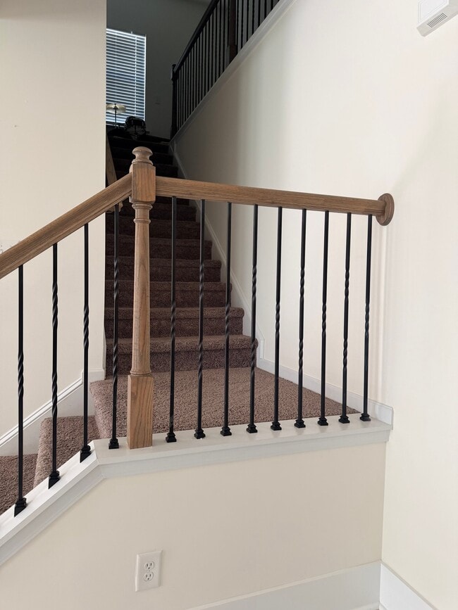 Photo - 115 Weston Way NW