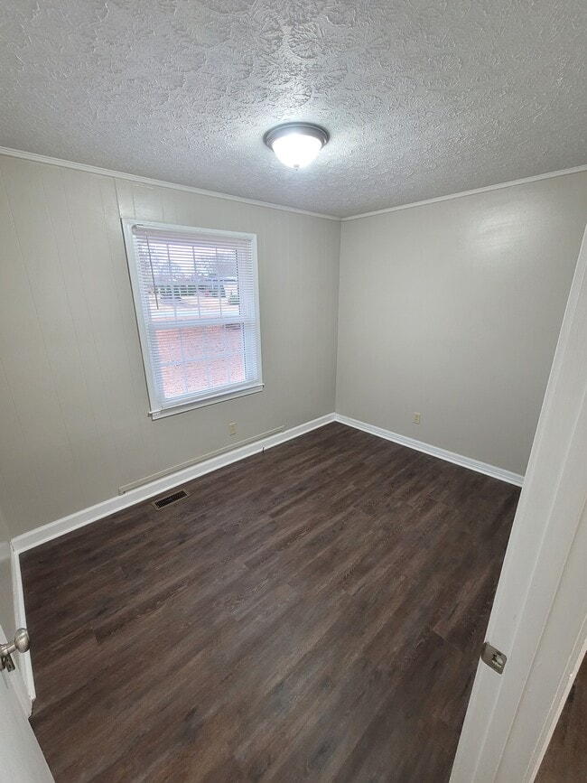 Photo - 417 Elljean Rd