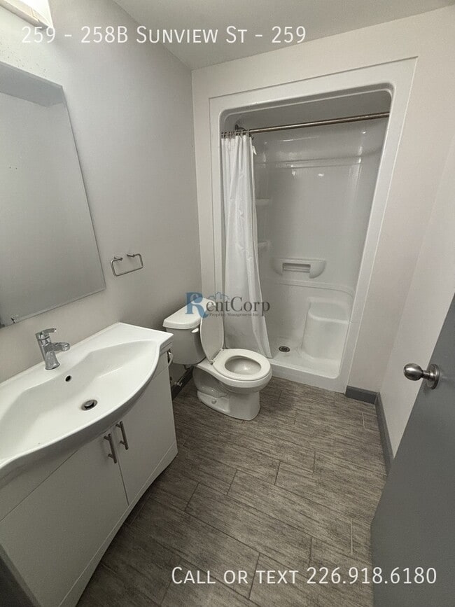 Photo - 258B-258B Sunview St