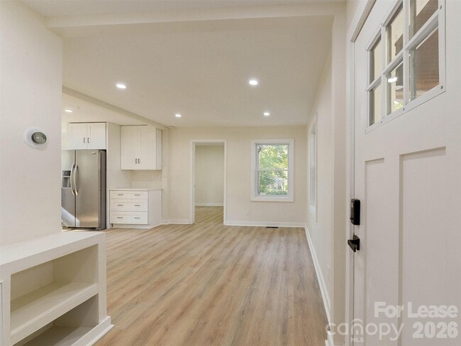 Photo - 2721 Mayflower Rd