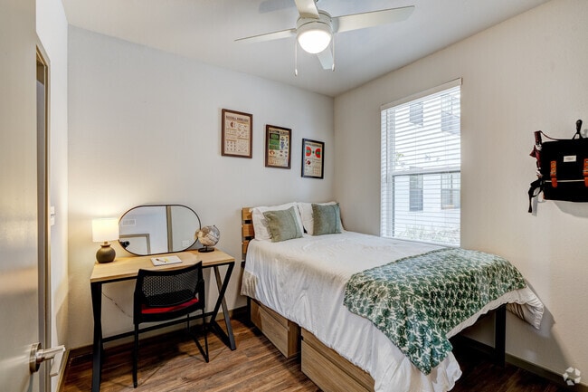 2BR, 2BA - 765SF - Bedroom - Global College Station