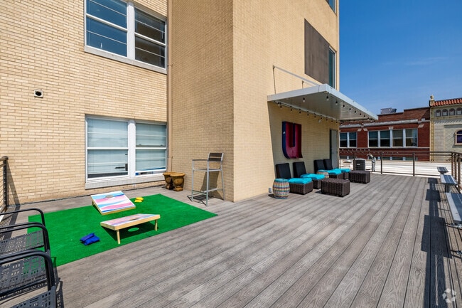 The U - Rooftop Lounge