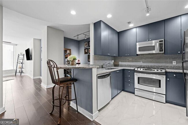 Building Photo - 3338 Peachtree Rd NE Unit 1105