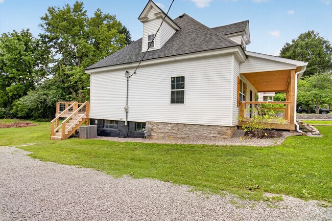 616 E Main St