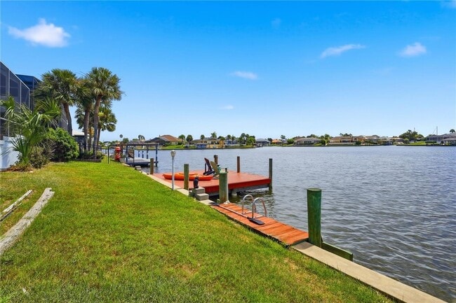 16 Cedarwood Ct