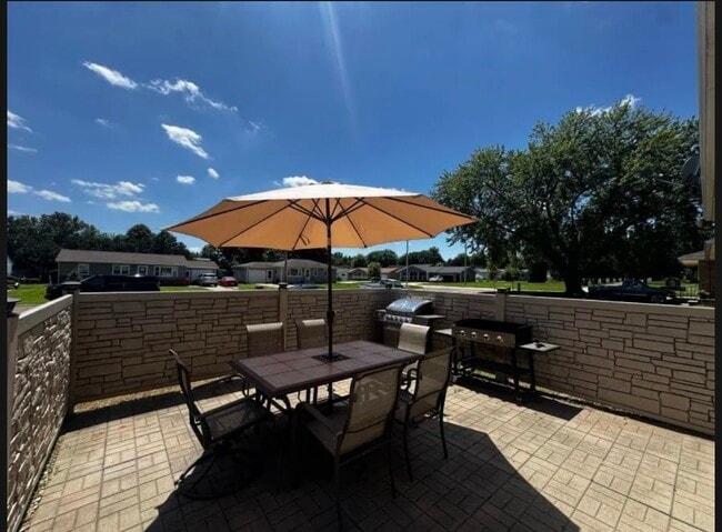 Photo - 812 W 4th St