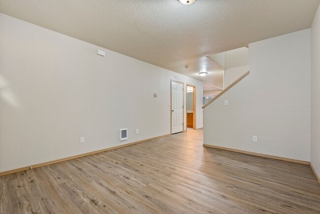 Photo - Beautiful 4bed/2.5bath - 1/2 OFF First months rent!