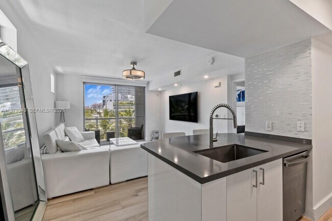 Photo - 110 Washington Ave Unit 1411