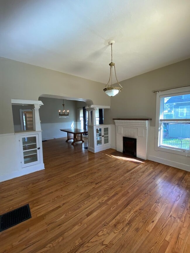 111 Miller Ave Unit 1