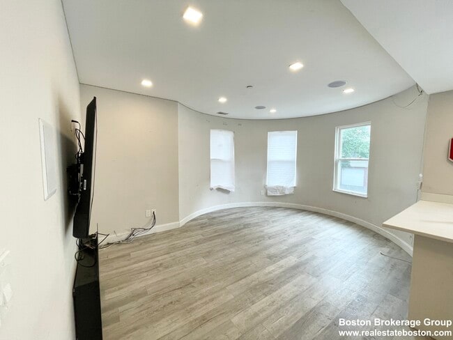 Photo - 113 Hillside St