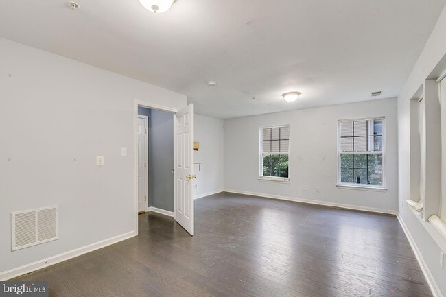 Photo - 7742 Valley Oak Dr