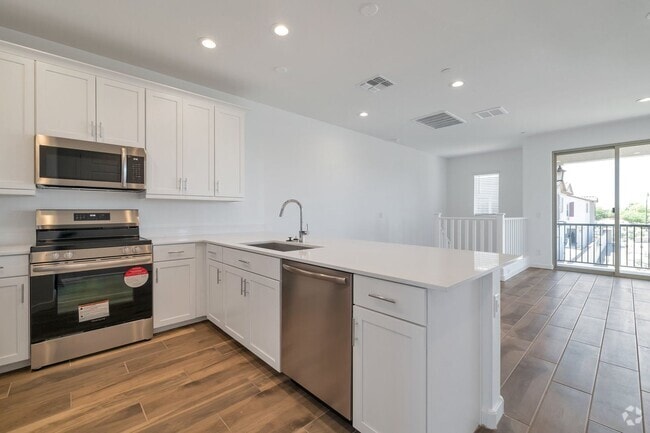 Building Photo - Like Brand New Luxurious Modern 3 Bedroom ... Rental