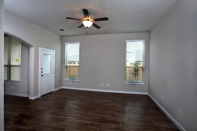 Photo - 113 Lakeview Ct