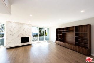 Photo - 8401 Fountain Ave