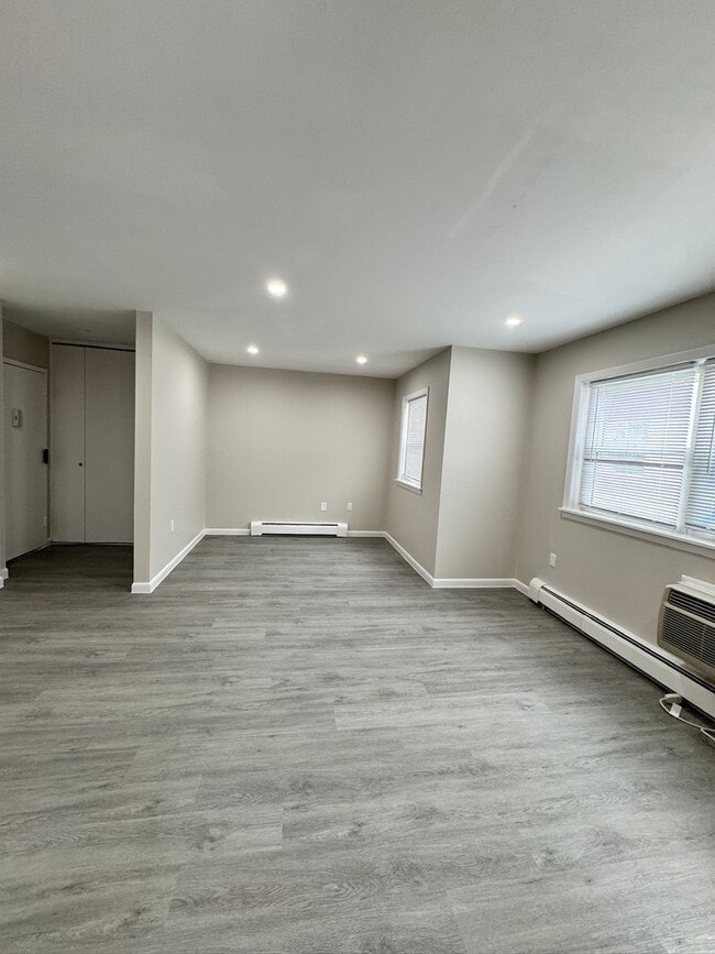 Sherwood Square Apartments Stratford, CT