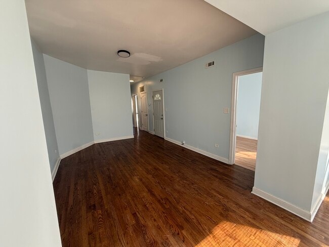 Photo - 411 N Hamlin Ave Unit 2