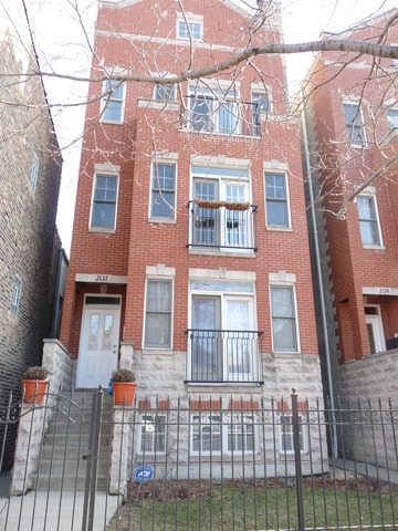 Photo - 2137 W Addison St Townhome