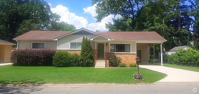 Building Photo - 3 BR, 2 Bath Home Available in Homewood