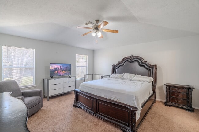 Photo - 914 Parsonfield Ct