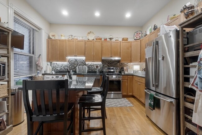 Photo - 405 Marlborough St