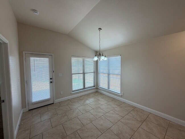 Photo - Beautiful Home in Quiet Neighborhood!