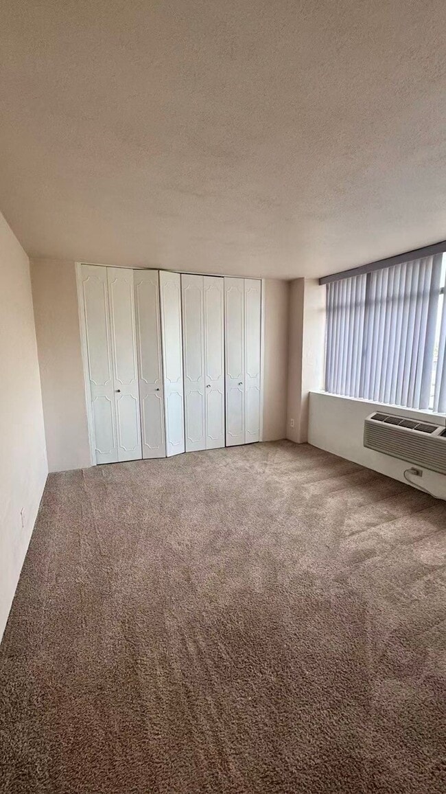 Building Photo - 7520 Hornwood Dr Unit 405