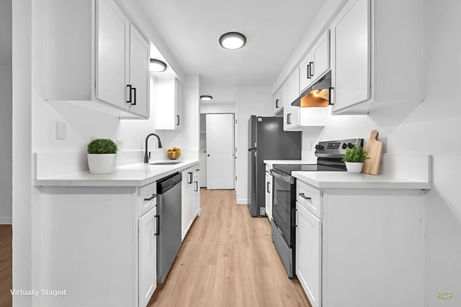 Building Photo - Bluebird Keizer Rental