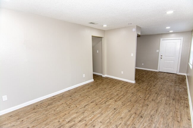Photo - 1667 Northwood St Unit 1667