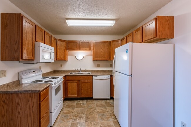 Apartamentos Auburn II de Fargo, Dakota del Norte | Cocina - Auburn II
