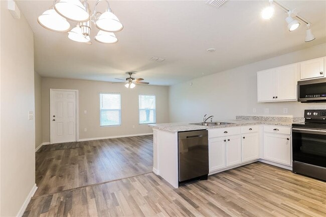 Photo - 231 Begonia Ln