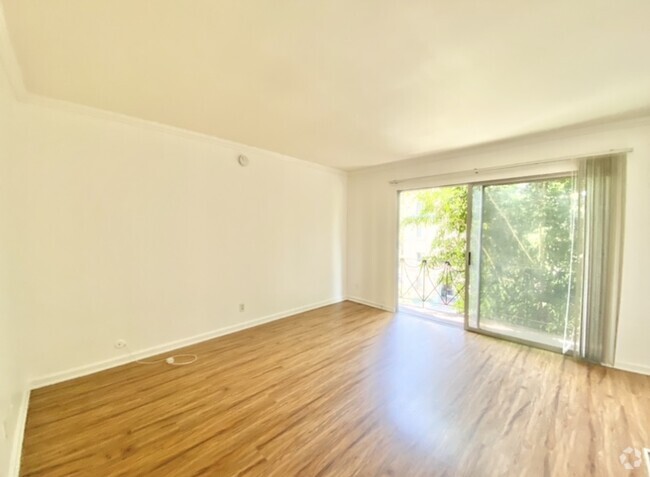 Building Photo - 5741 Carlton Way Los Angeles, CA 90028 Unit 104 Rental