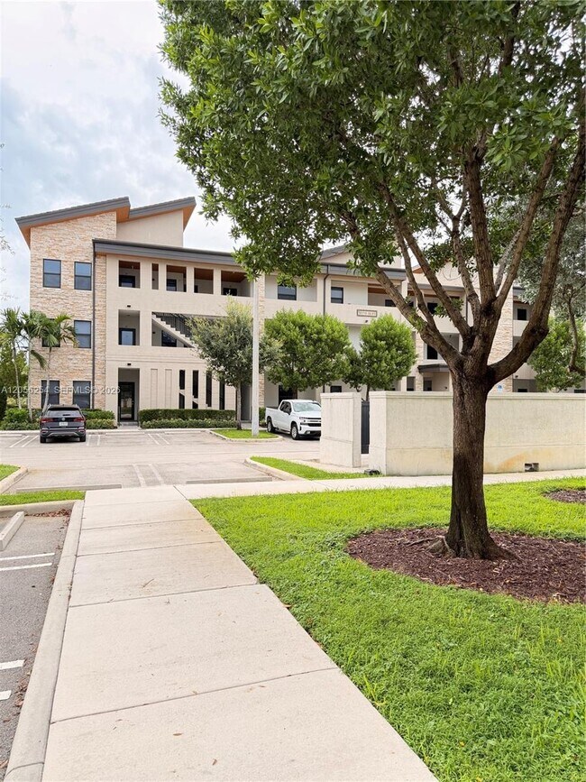 Building Photo - 7819 NW 104th Ave Unit 22