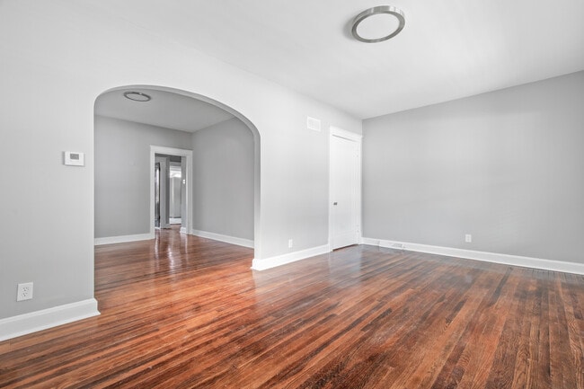 Photo - 2049 Alfred Ave