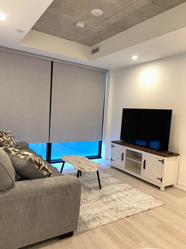 Photo - 195 Mccaul St