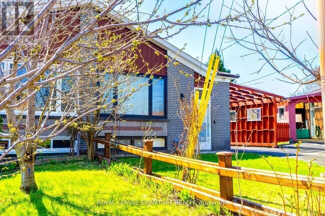 Photo - 17 Avis Crescent