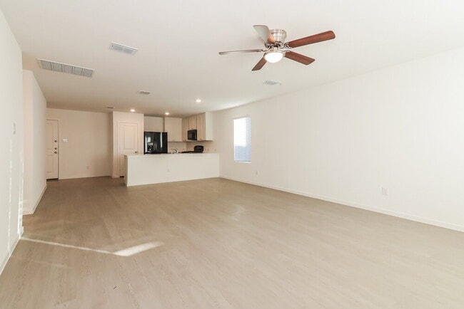 Photo - 5324 Agalinis Ave