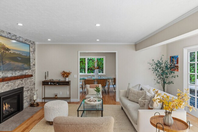 2865 Lasauen Rd