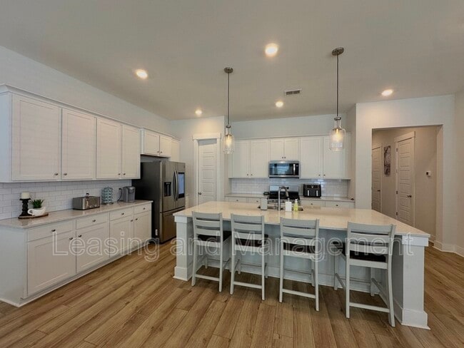 Photo - 125 Trumpet Vine Dr