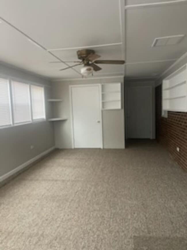 Photo - 301 Abbott Dr